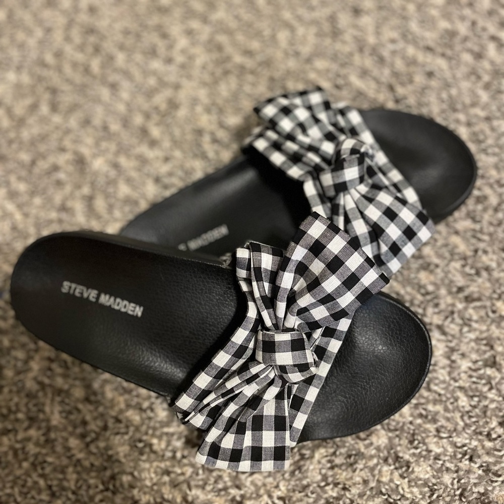 Steve Madden Sandals - Picture 1 of 3
